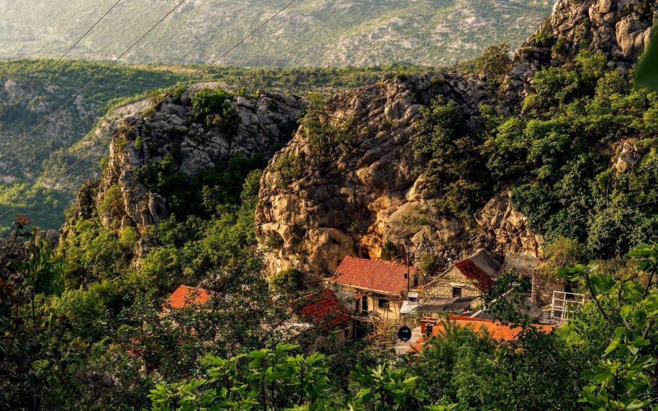 Villa Mini Stone House Omiš Exterior foto