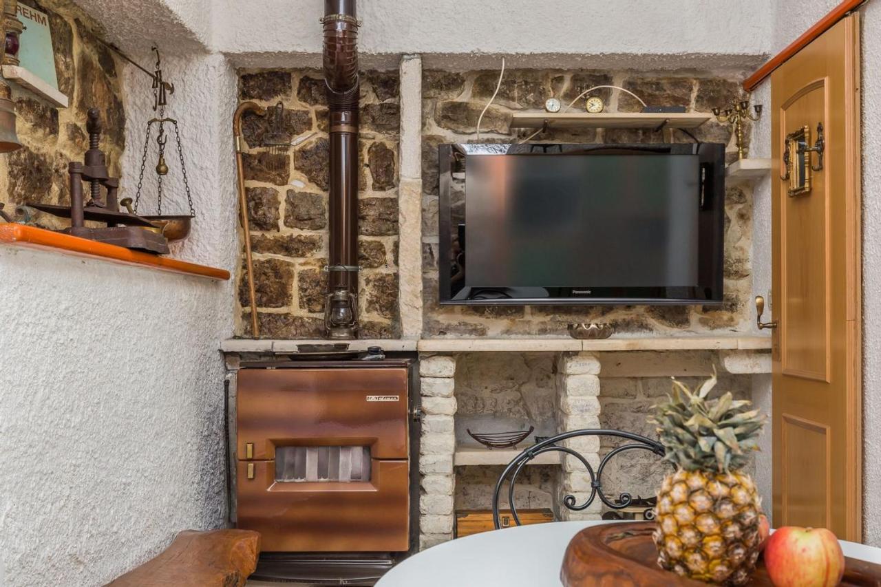 Villa Mini Stone House Omiš Exterior foto